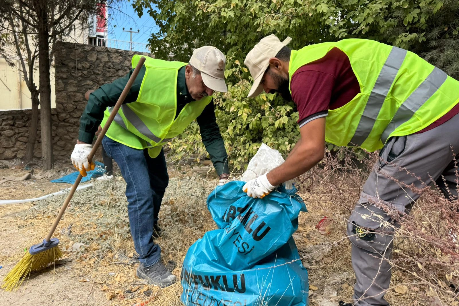 Mardin Artuklu Belediyesi'nden 'çöp' uyarısı 