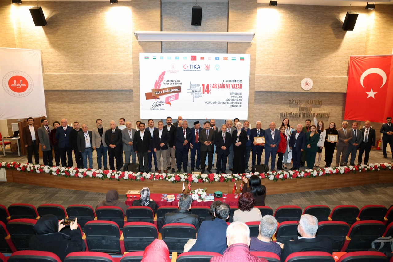 Kayseri Talas'ta şiir ve kardeşliğin gecesi 