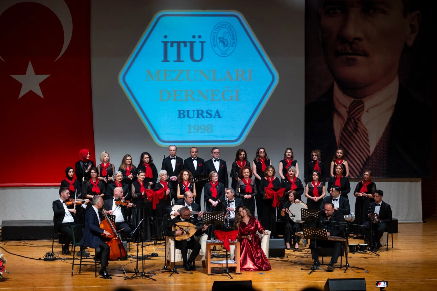 Bursa İTÜDER'den Cumhuriyet'e özel TSM konseri 