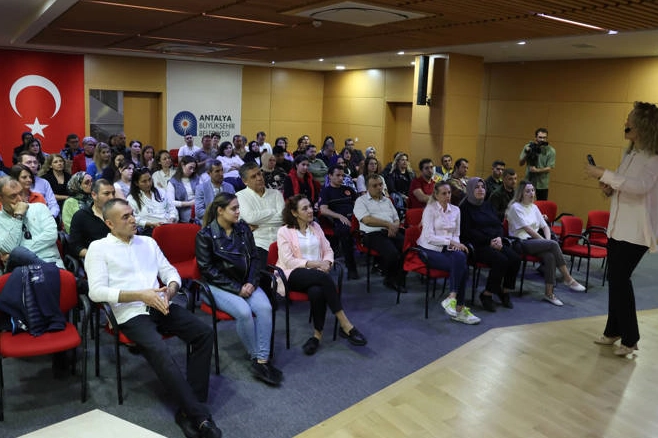 Antalya Büyükşehir’de “Zaman Yönetimi” eğitimi 