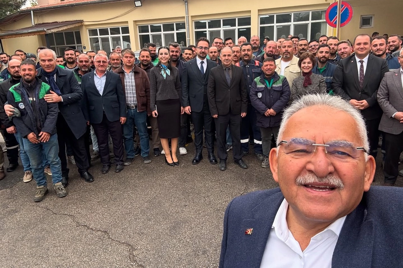 Memduh Büyükkılıç Büyükşehir personeliyle buluştu 