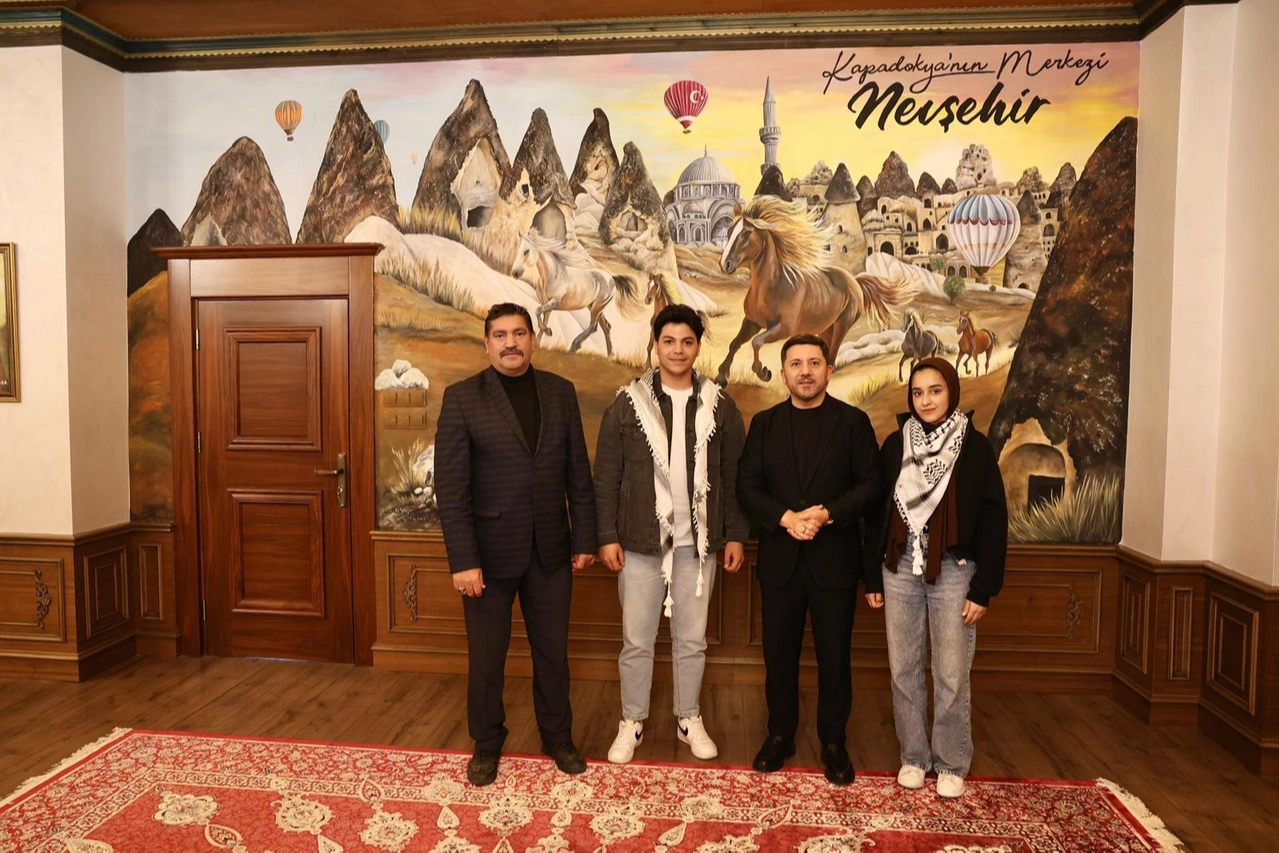 Filistinli öğrencilerden Başkan Rasim Arı’ya özel teşekkür 