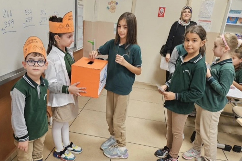 Keşan'da ilkokul öğrencileri harçlıklarını LÖSEV’e bağışladı 