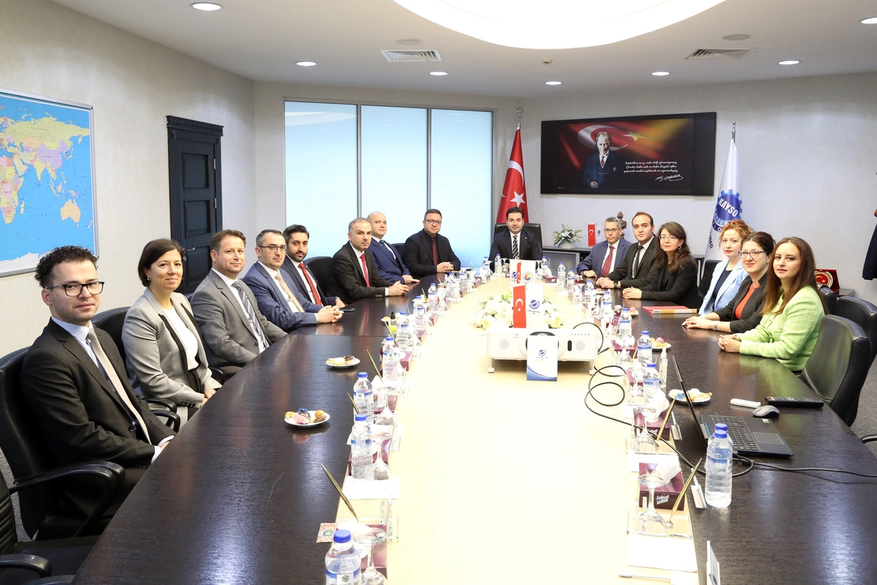 KAYSO ticaret müşavirlerini 'birebir' görüştürdü 