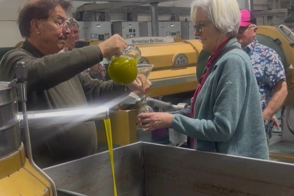 Alman çiftçiler Ayvalık zeytinyağına hayran kaldı 