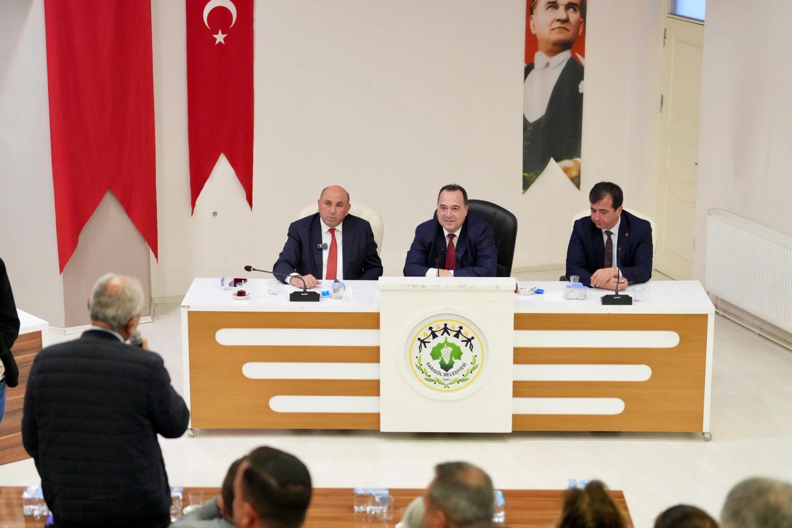 Başkan Dutlulu Sarıgöl’de Halkla Buluştu: 