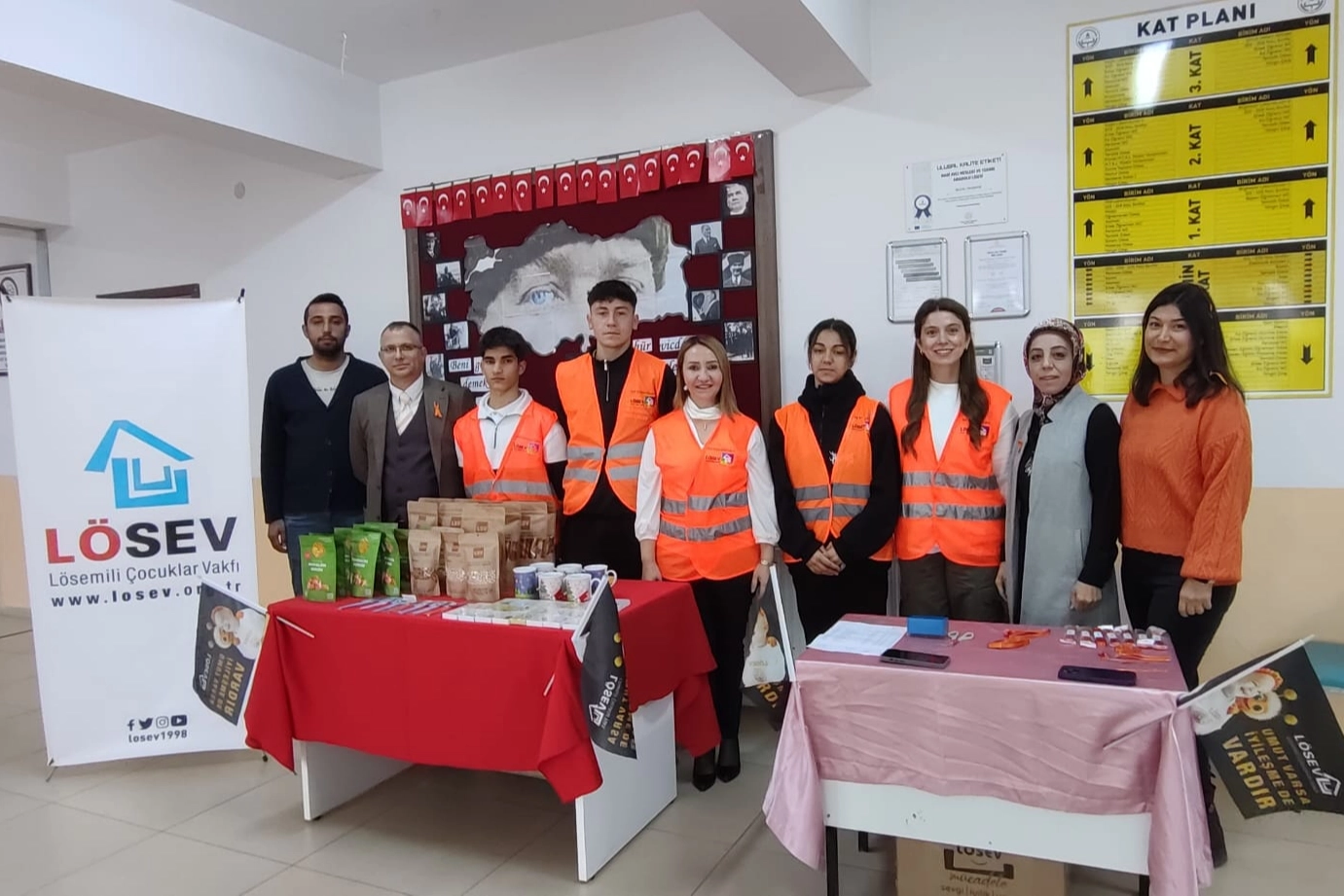 Zekiye Tekin'den lösemili çocuklara ziyaret 