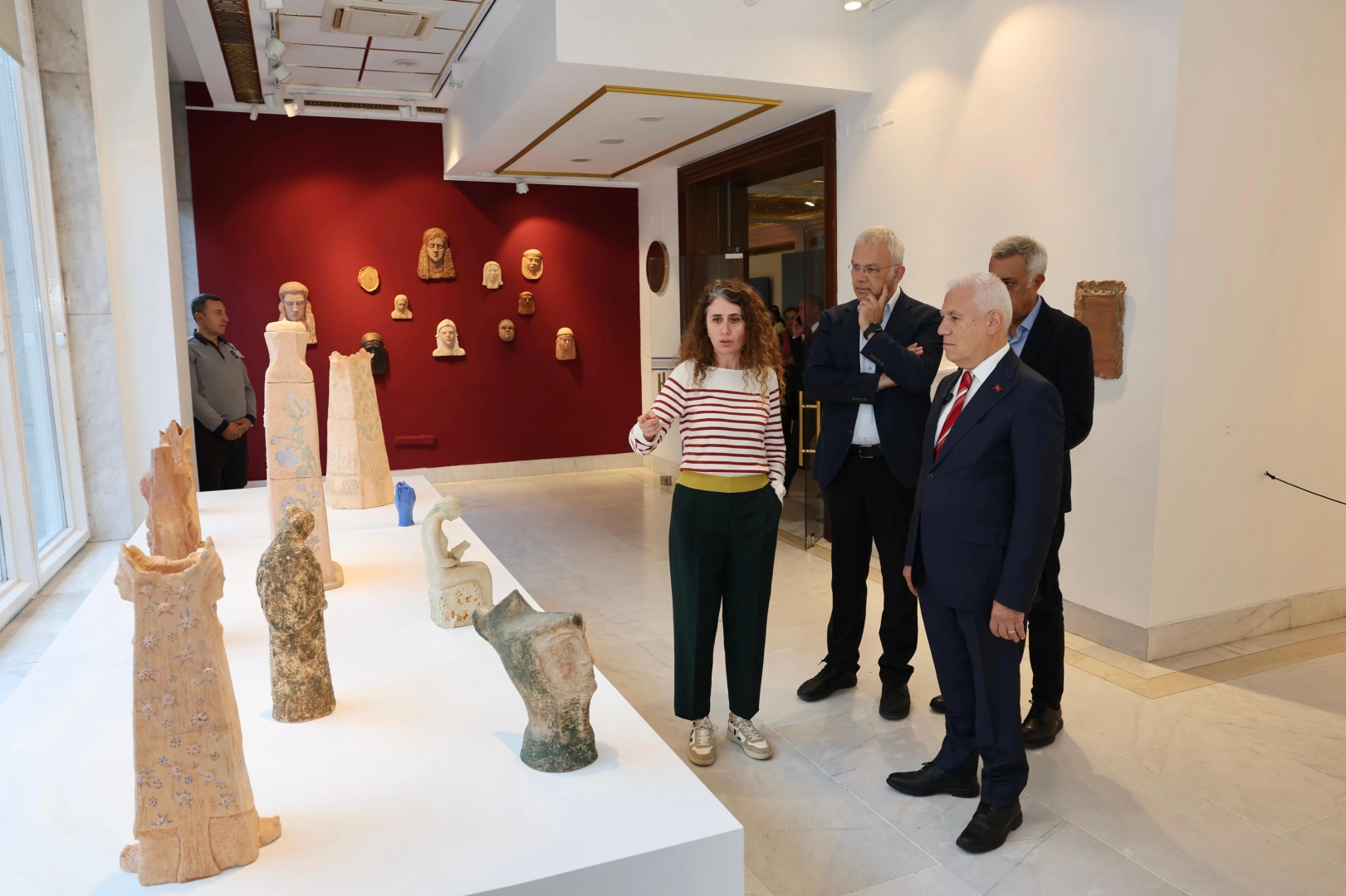 Bursa'da 'Gözlerimin Önündesin' sergisi 30 Kasım' kadar açık 