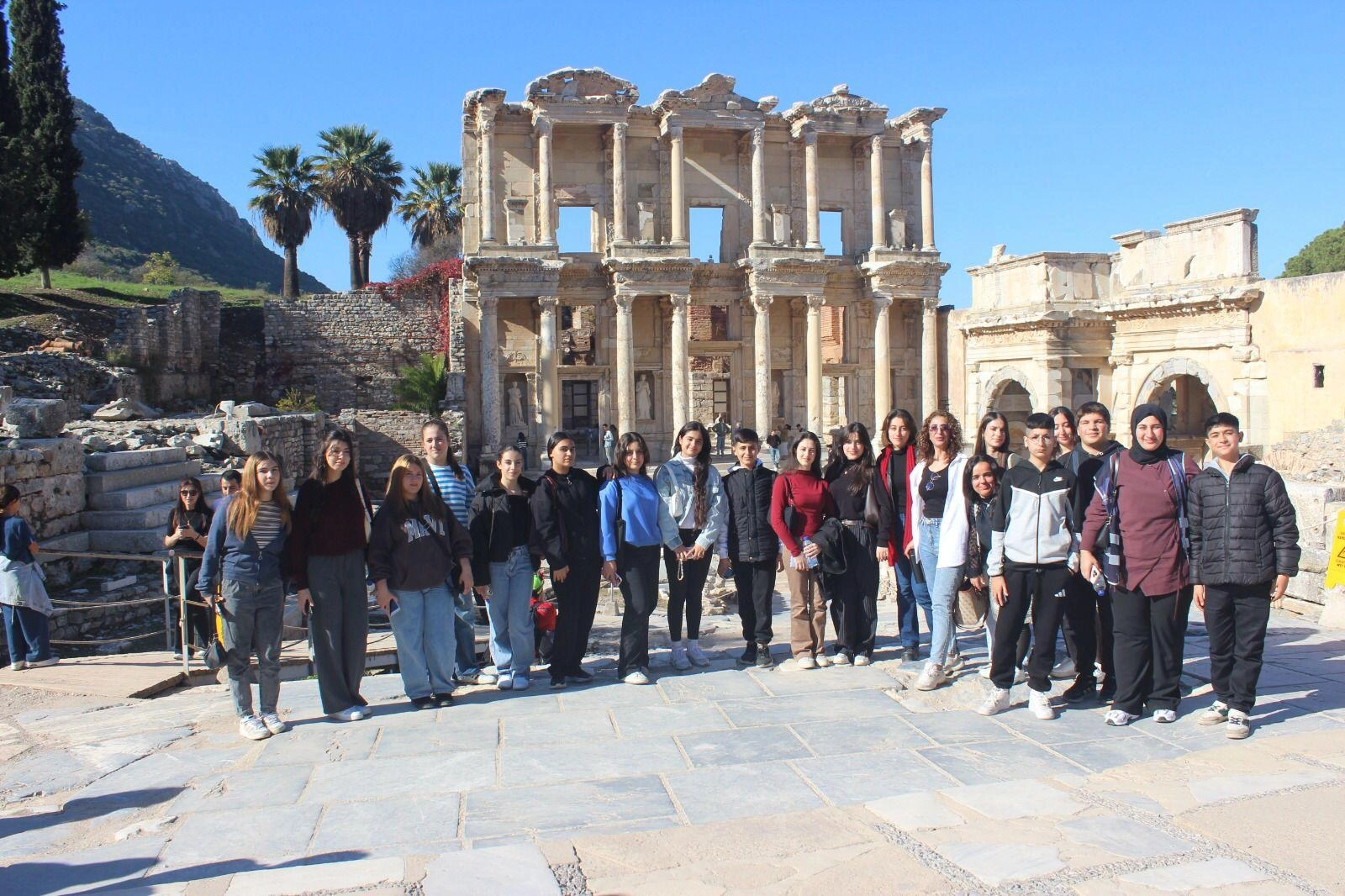 İzmir Büyükşehir’den Efes'te tarih ve müzik molası 