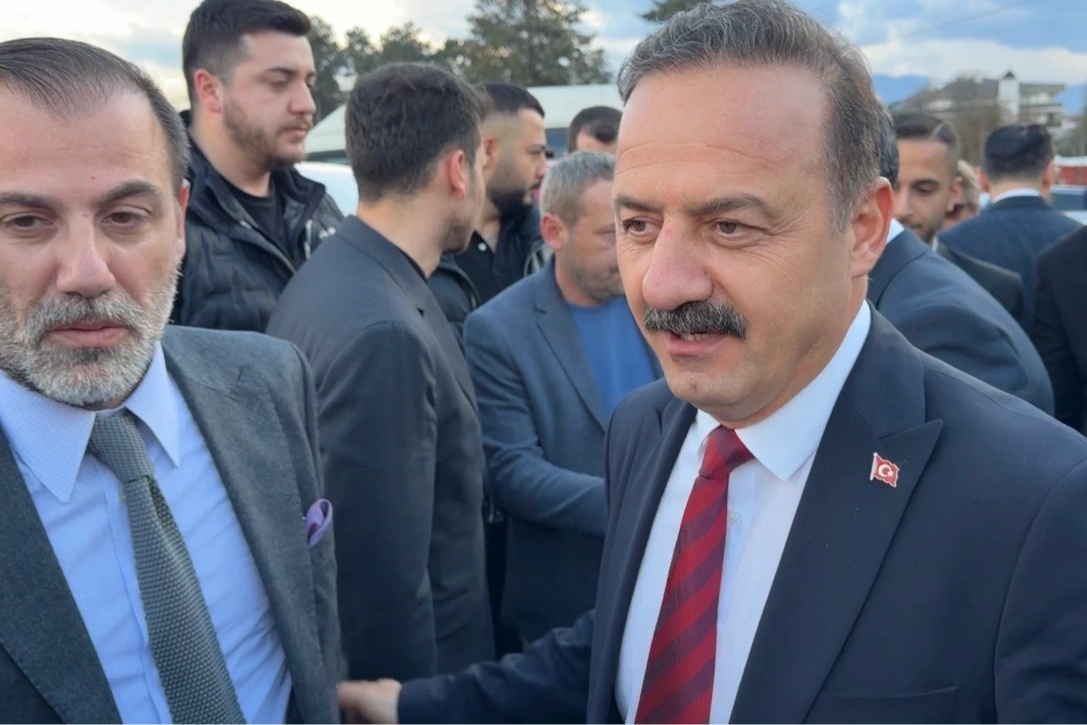 Yavuz Ağıralioğlu Düzce'de coşkuyla karşılandı 