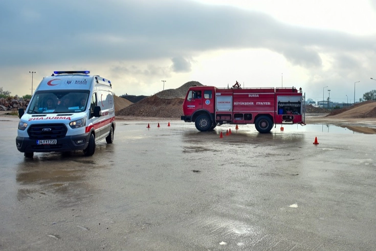 Bursa'da şoförlere defansif ve ileri sürüş teknikleri eğitimi 
