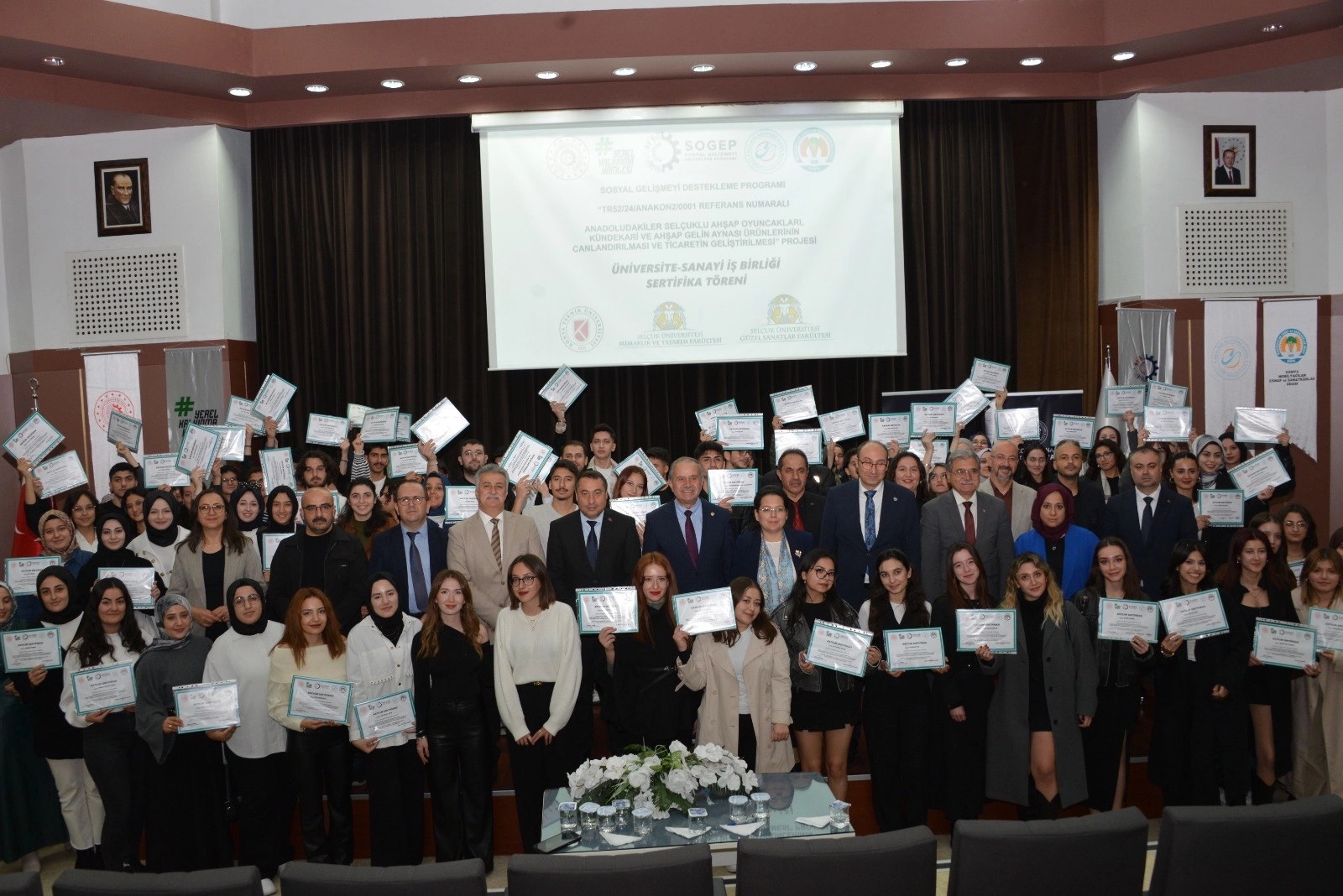 Konya'da ahşap sanatlarını yaşatan projede 118 kursiyer sertifikalandı 