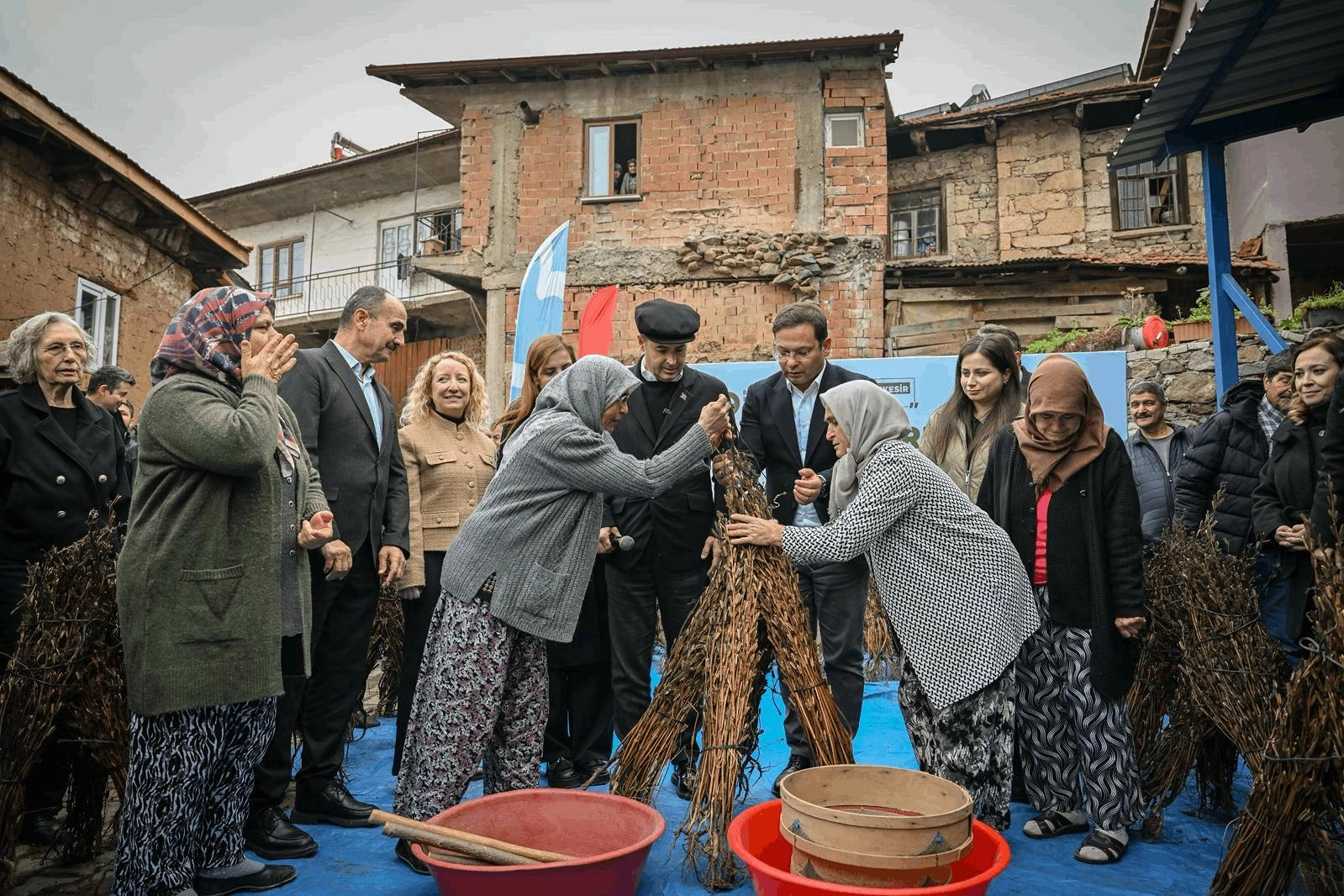 Balıkesir Büyükşehir'den susam üreticilerine destek 