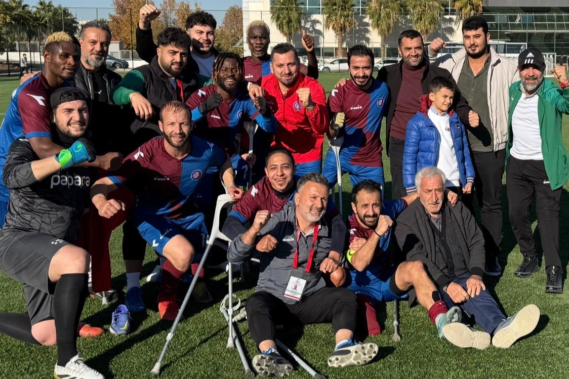 Trabzon Ampute Takımı zirve yürüyüşünde 