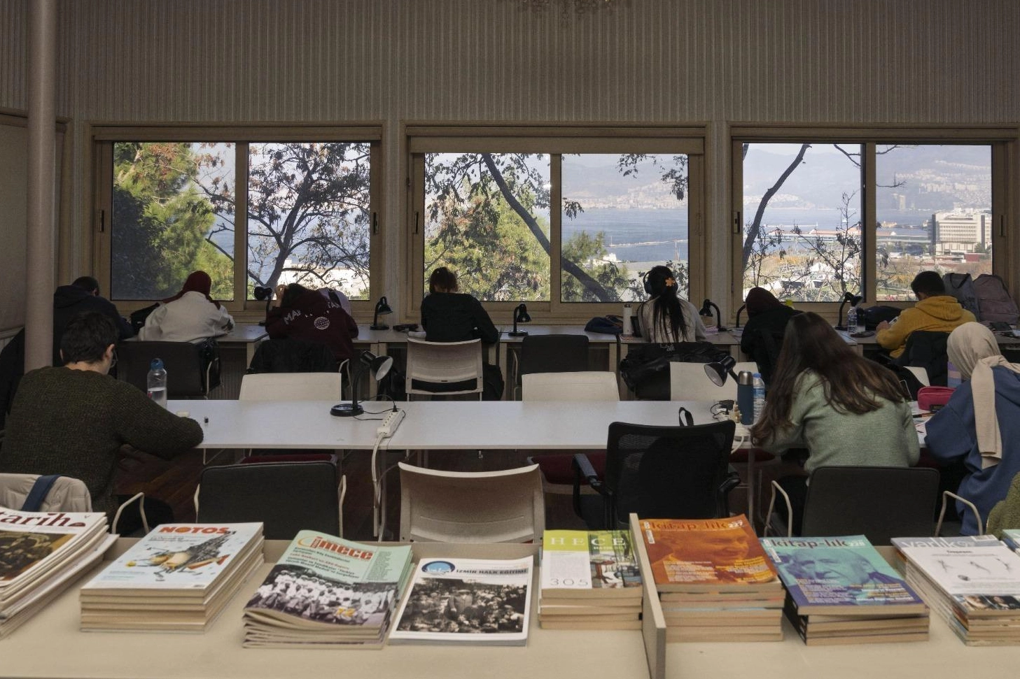 İzmir’in kütüphanelerini 'kitap kurtları' çok sevdi 