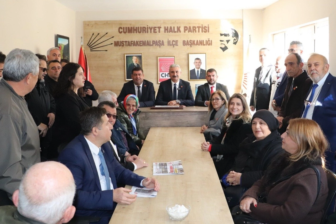 CHP Bursa'dan Mustafakemalpaşa'da saha çalışması 