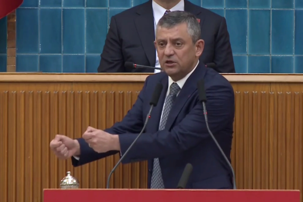Özel'den sert çıkış: Bu düzen demokrasiye de, cebe de zarar! 