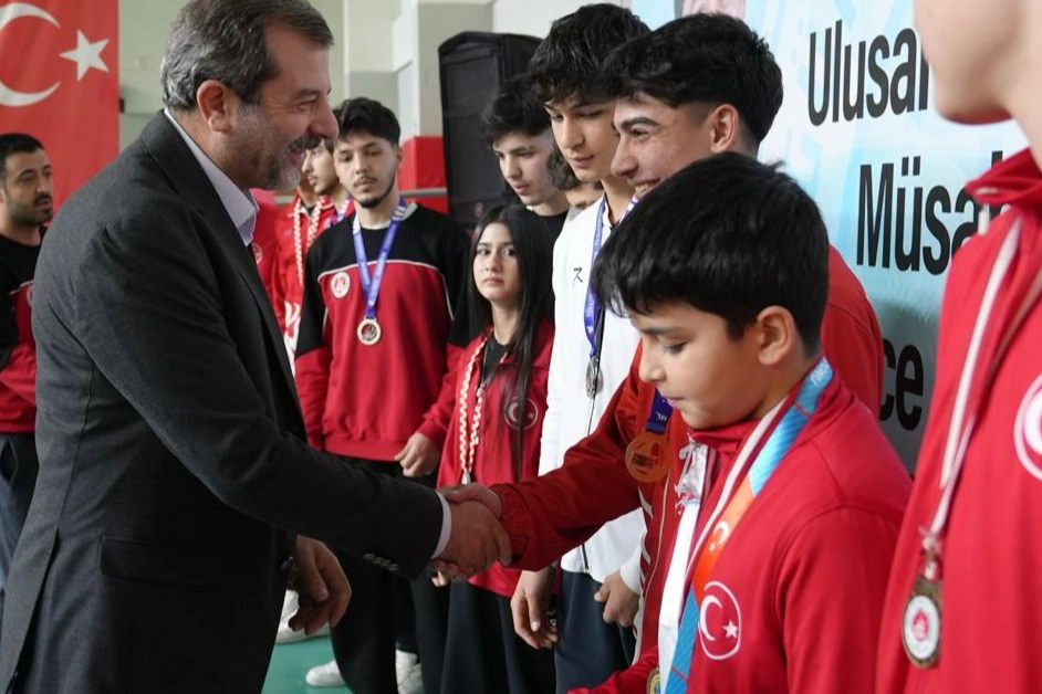 Bursa Gürsu’nun sporcularına ödül yağdı 