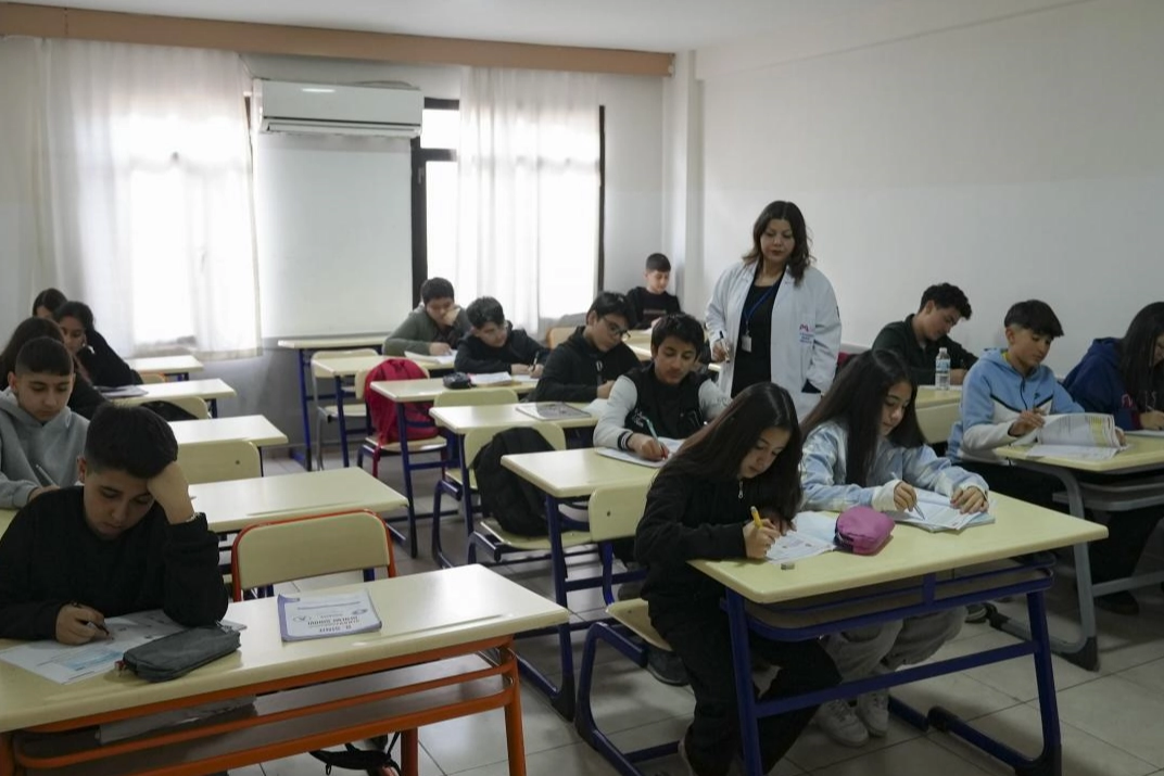 Mersin'de 8 bin 600 öğrenciye ücretsiz sınav desteği 