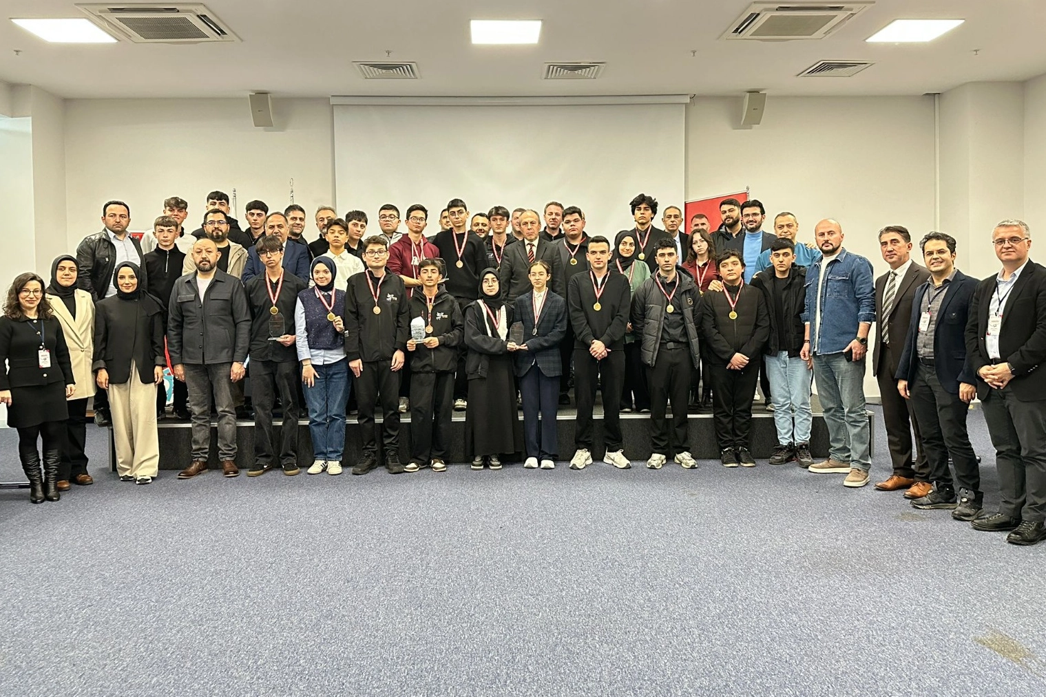 RoboBursa’da büyük final gerçekleşti... Şampiyonlar Çek Cumhuriyeti yolcusu 