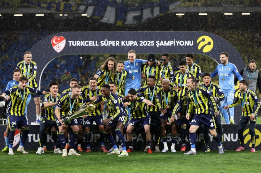 Cumhurbaşkanı Erdoğan'dan Süper Kupa’yı kazanan Fenerbahçe’ye tebrik 
