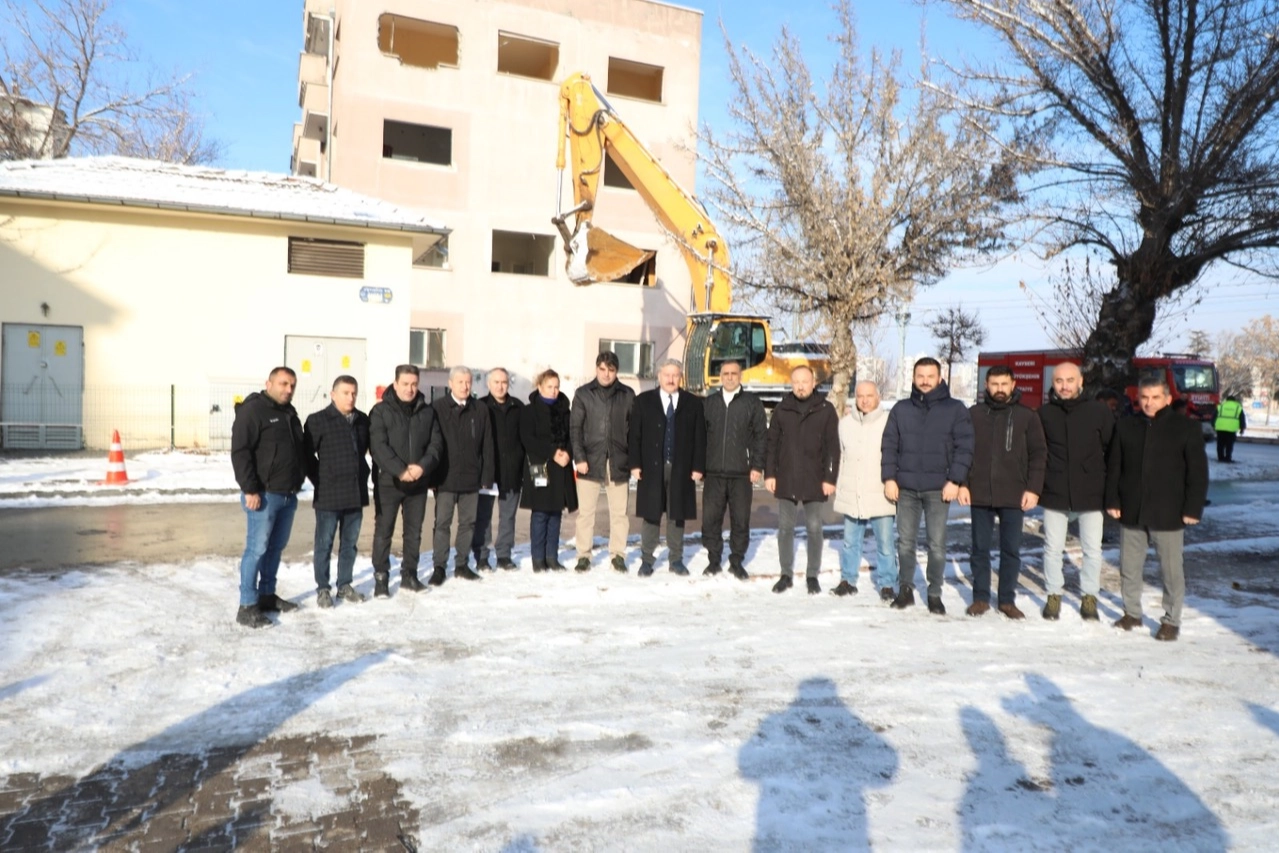 Kayseri Melikgazi Aydınlıkevler'de dönüşüm başladı 