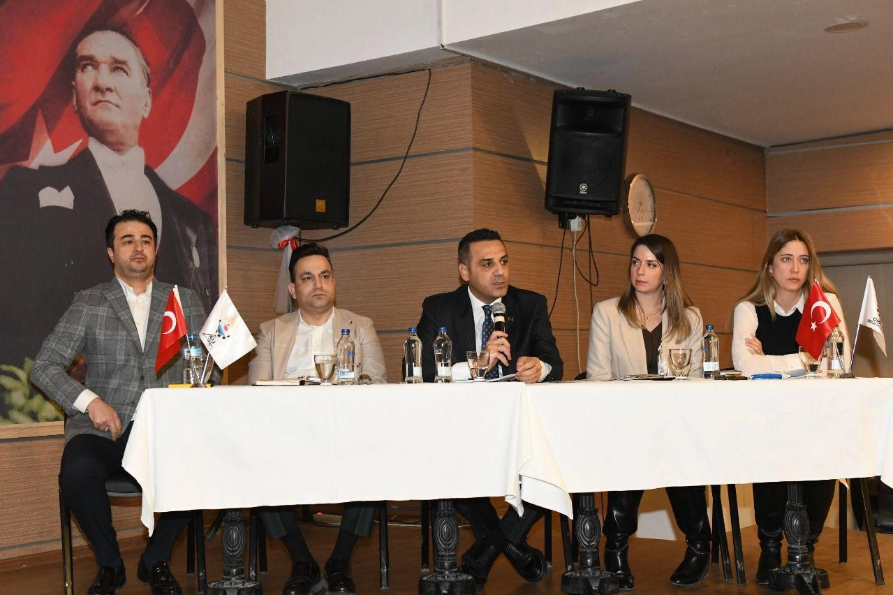 İzmir Çiğli’de revizyon planlar mahalle sakinlerine anlatıldı 