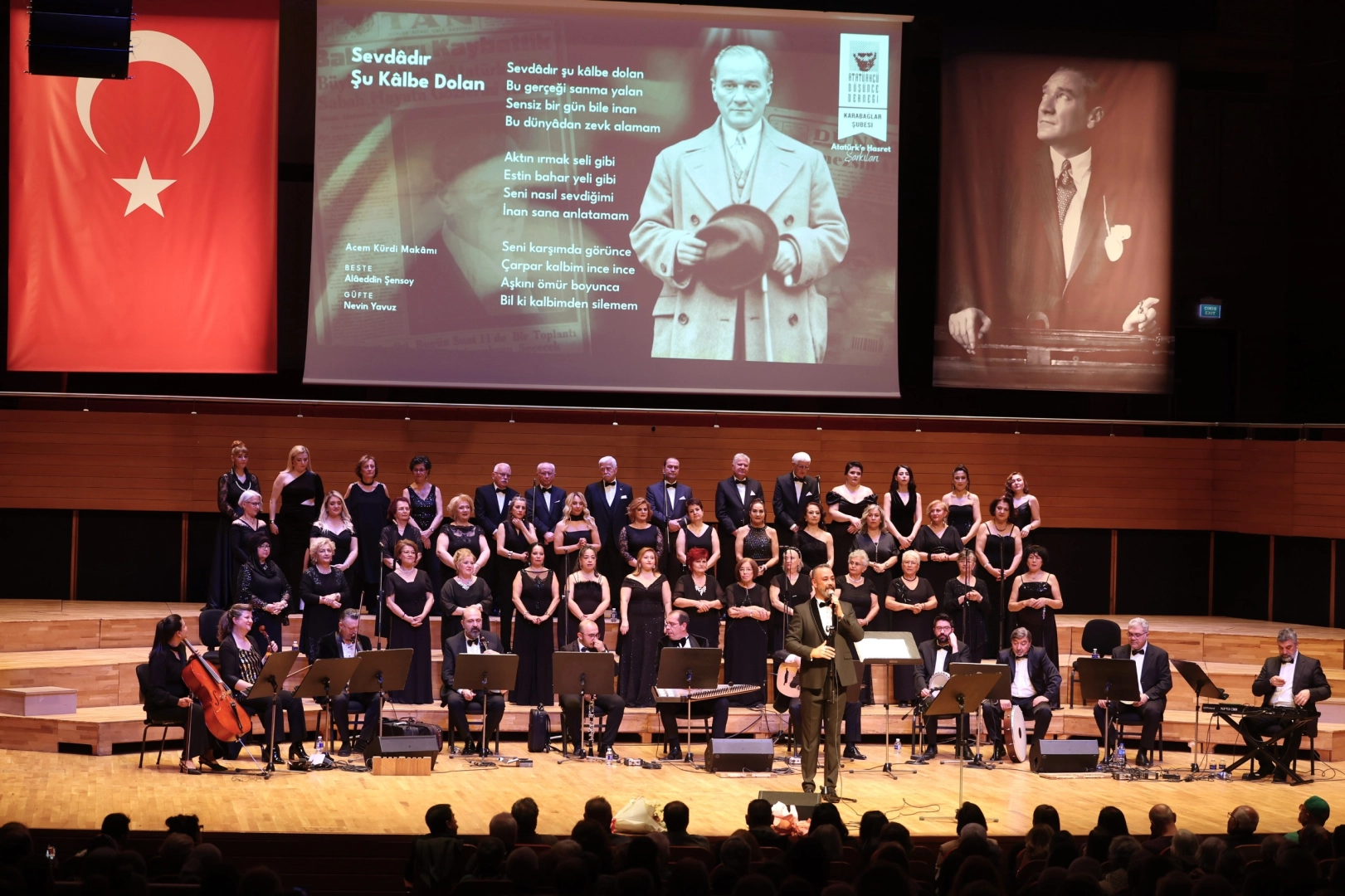 İzmir'de Atatürk, AASSM’de hasretle anıldı 