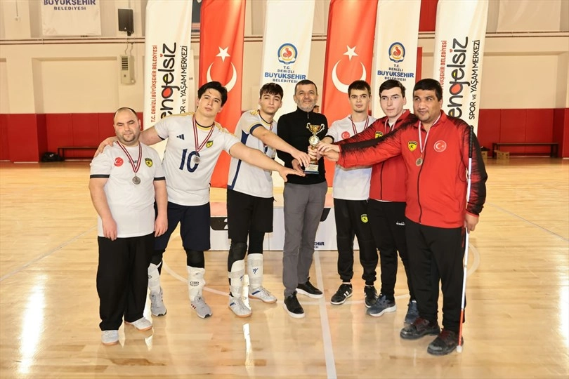 Denizli'de görme engelli sporculara Braille alfabeli madalya 