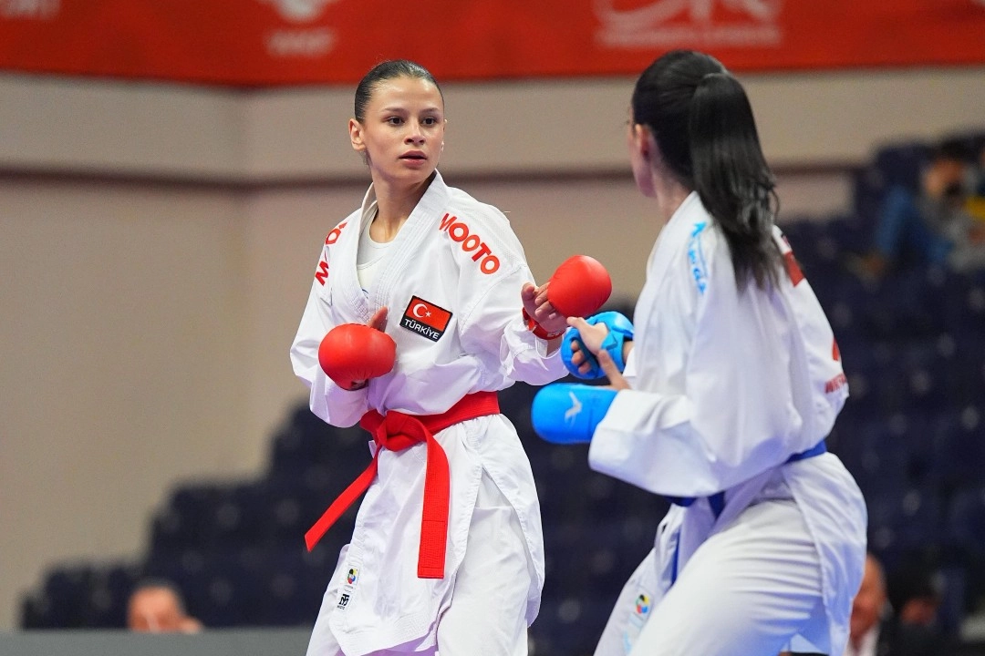 Milli sporcunun emeği altın madalya ile taçlandı 