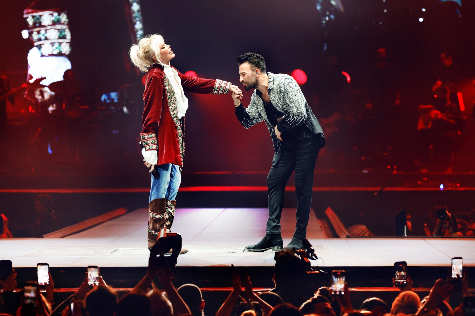 Megastar’ın sahnesinden Süperstar geçti 