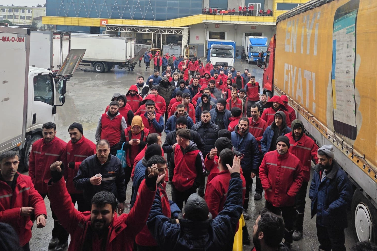 7 bin 875 dağıtım çalışanı Migros'un kadrosunda 