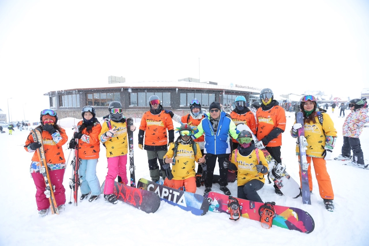 Kayseri Büyükşehir'den kayak okulu hizmeti 
