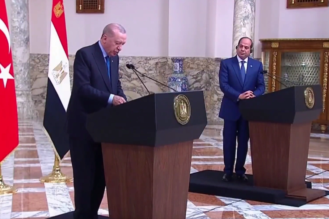 Cumhurbaşkanı Erdoğan es-Sisi ile görüştü... Ticaret, turizm ve bölgesel barış gündemde 