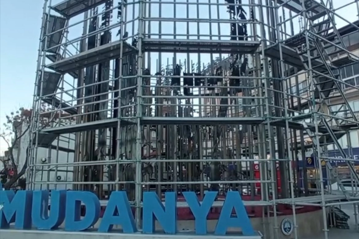 Mudanya Belediyesi'nden Atatürk Heykeli bakımına imece çağrı 