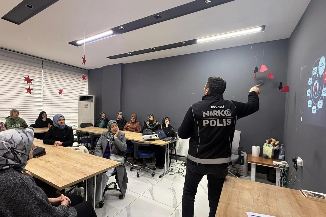 Kocaeli Anne Şehir’de “En İyi Narkotik Polisi Anne” eğitimi 