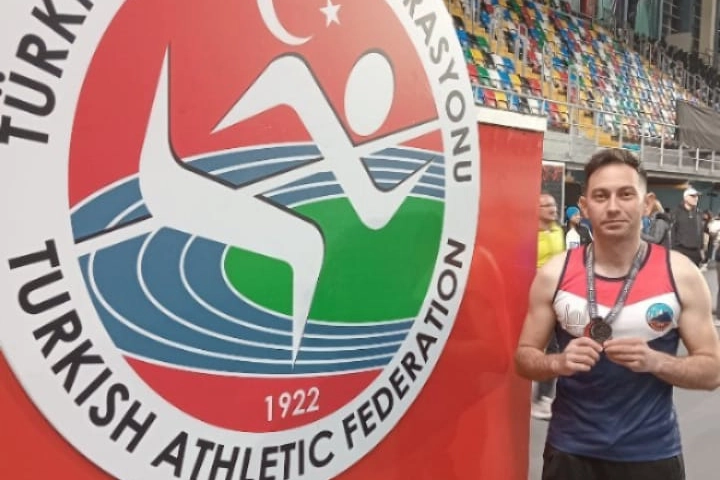 Polis memuru Gökhan Uluman'dan atletizmde üç altın madalya 