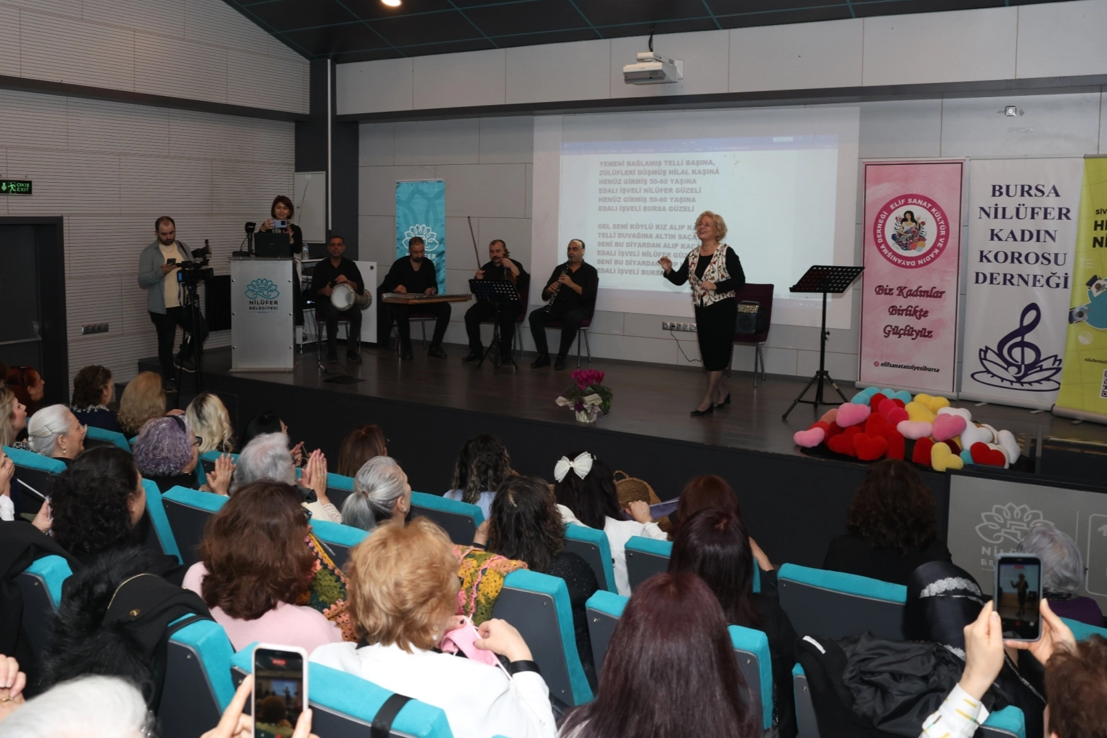 Bursa'da 'kalpten ilmekler' huzurevi sakinleri için atıldı 