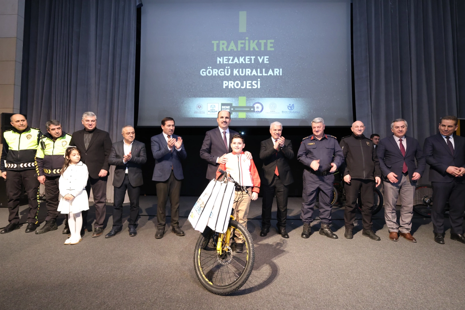 Konya'da resim ve fotoğraf yarışmasının ödülleri takdim edildi 