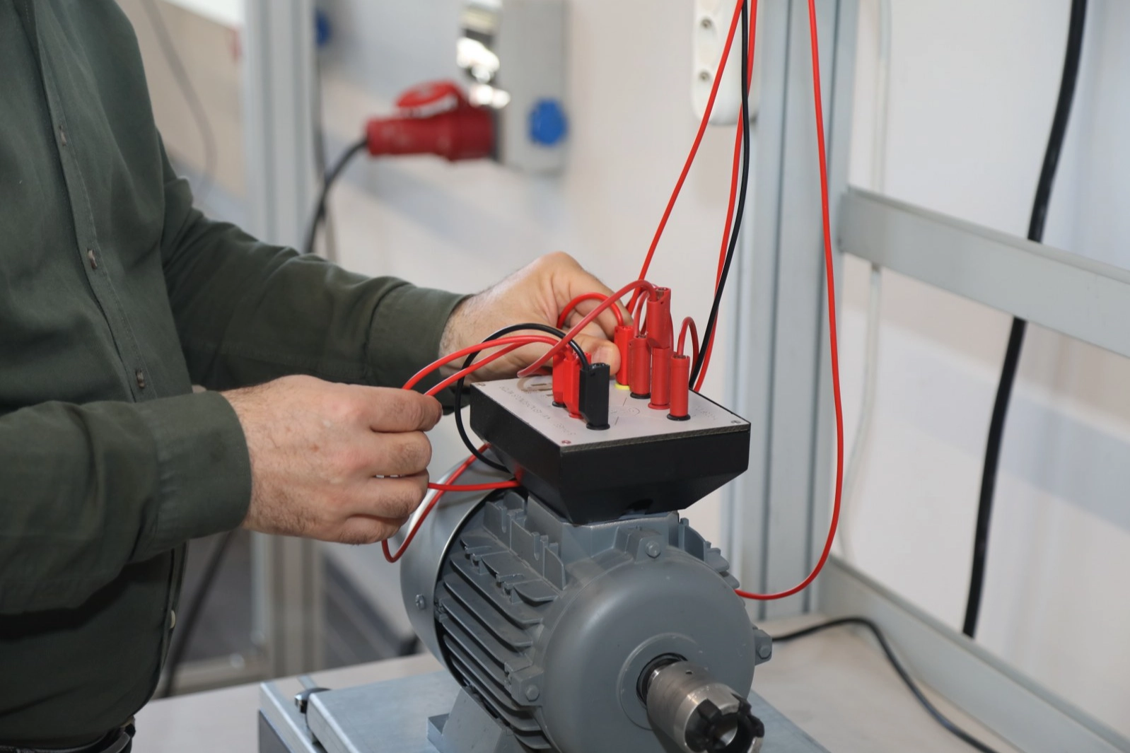 Bursa Teknik Üniversitesi asansör buluşuna Avrupa Patenti 