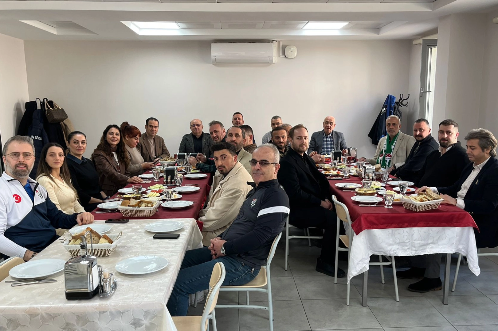 Artvinspor yönetiminden altyapı ve gelecek vizyonu toplantısı 