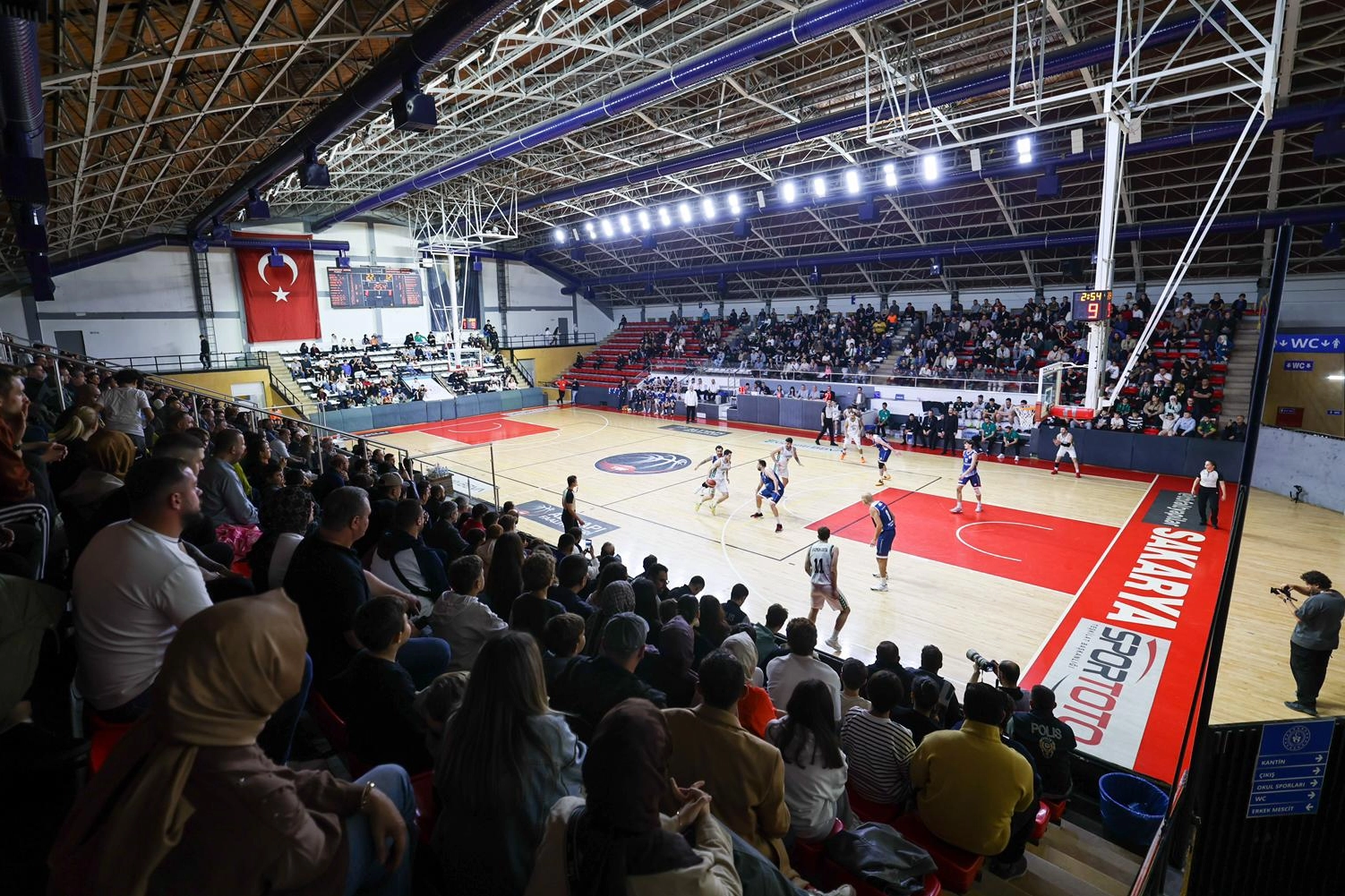 Lider Sakarya, taraftarı önünde Kütahya BSK’ı ağırlayacak 