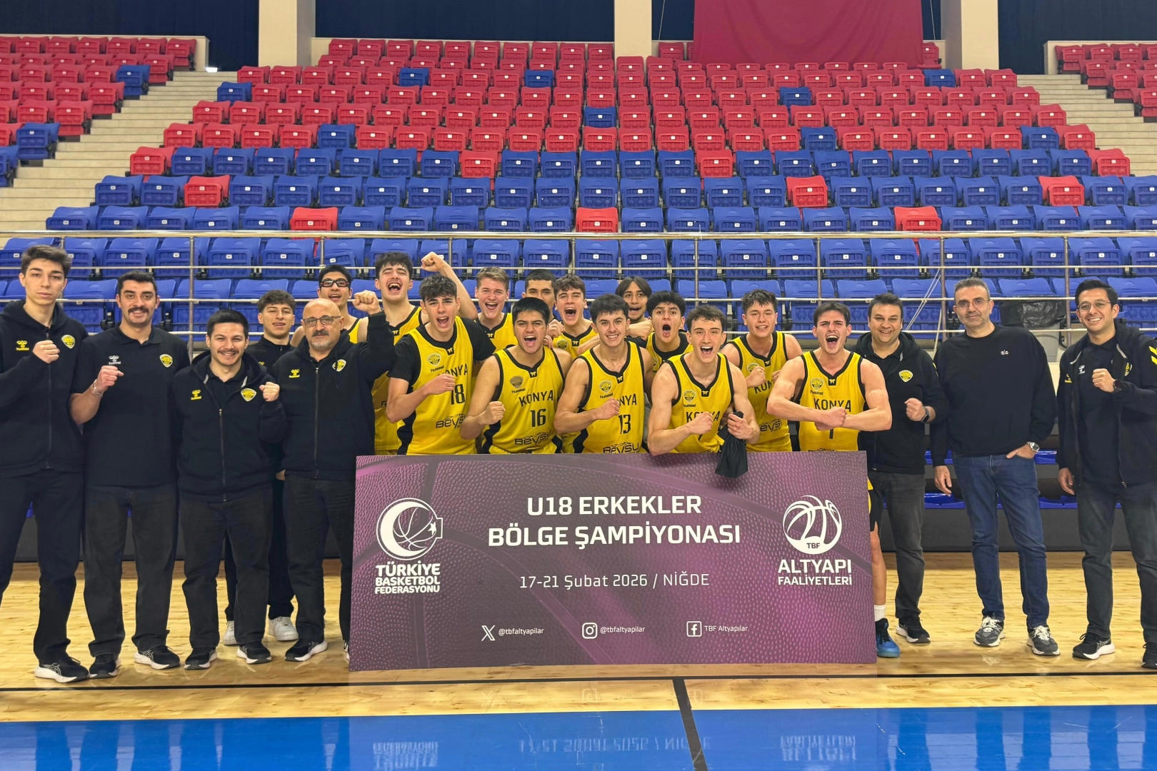 Konya Büyükşehir'in basketbol altyapısındaki gençler gururlandırıyor 