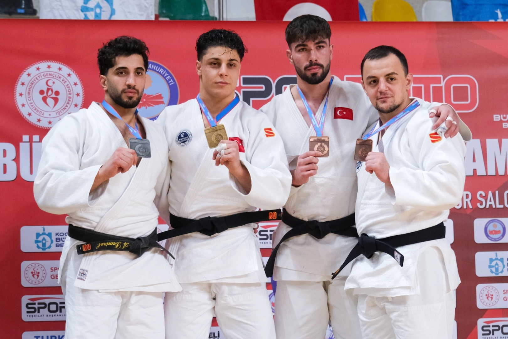 Kocaeli’de Judo Şampiyonasında Kağıtspor’dan madalya yağmuru 