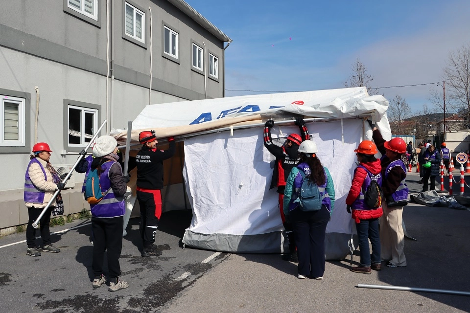 Maltepeli kadınlar afetlere müdahaleyi öğrendi 
