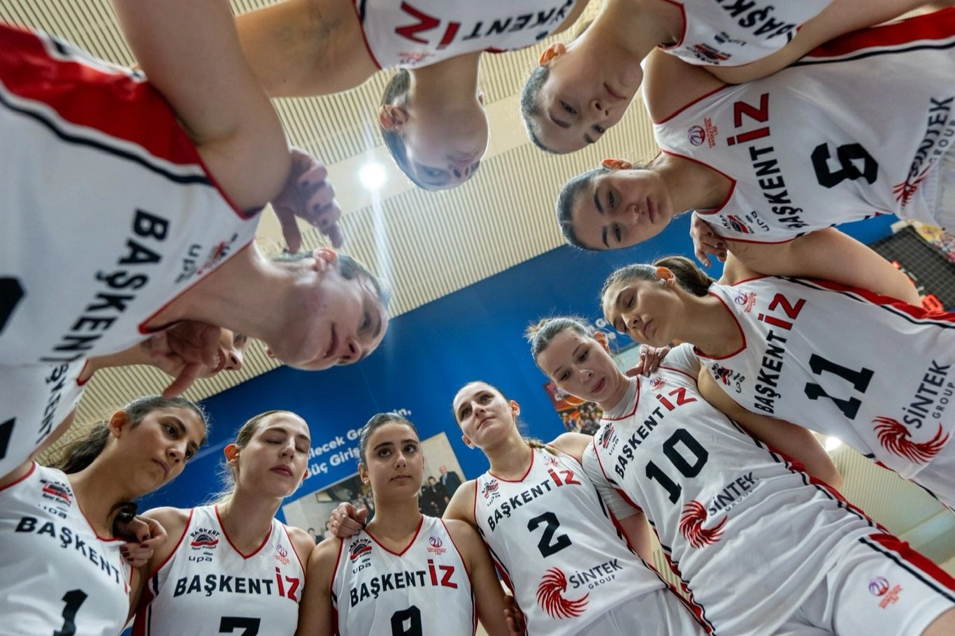 Başkent İz Kadınları yarı finalde 