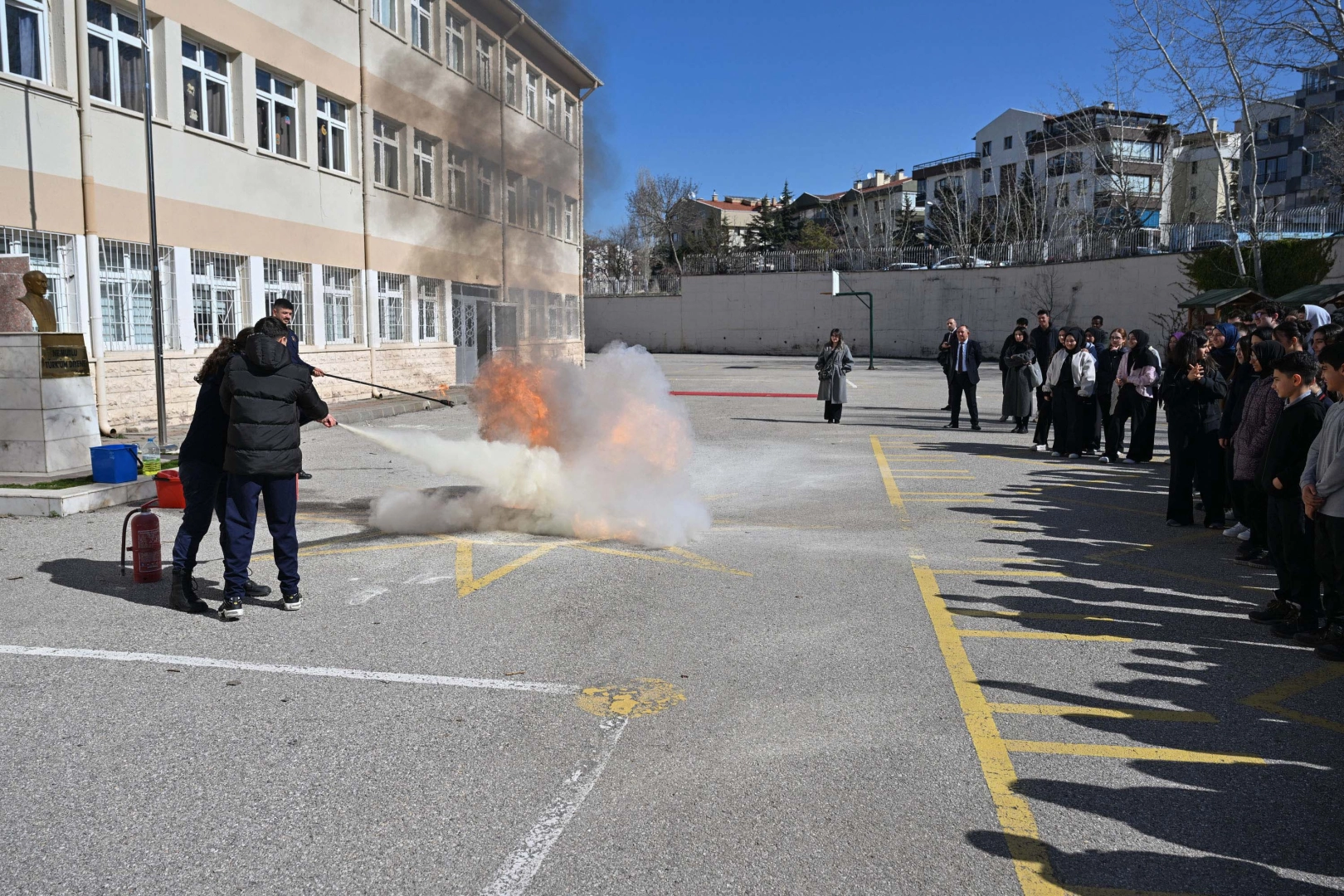 Ankara’da öğrencilere afet ve yangın eğitimi 