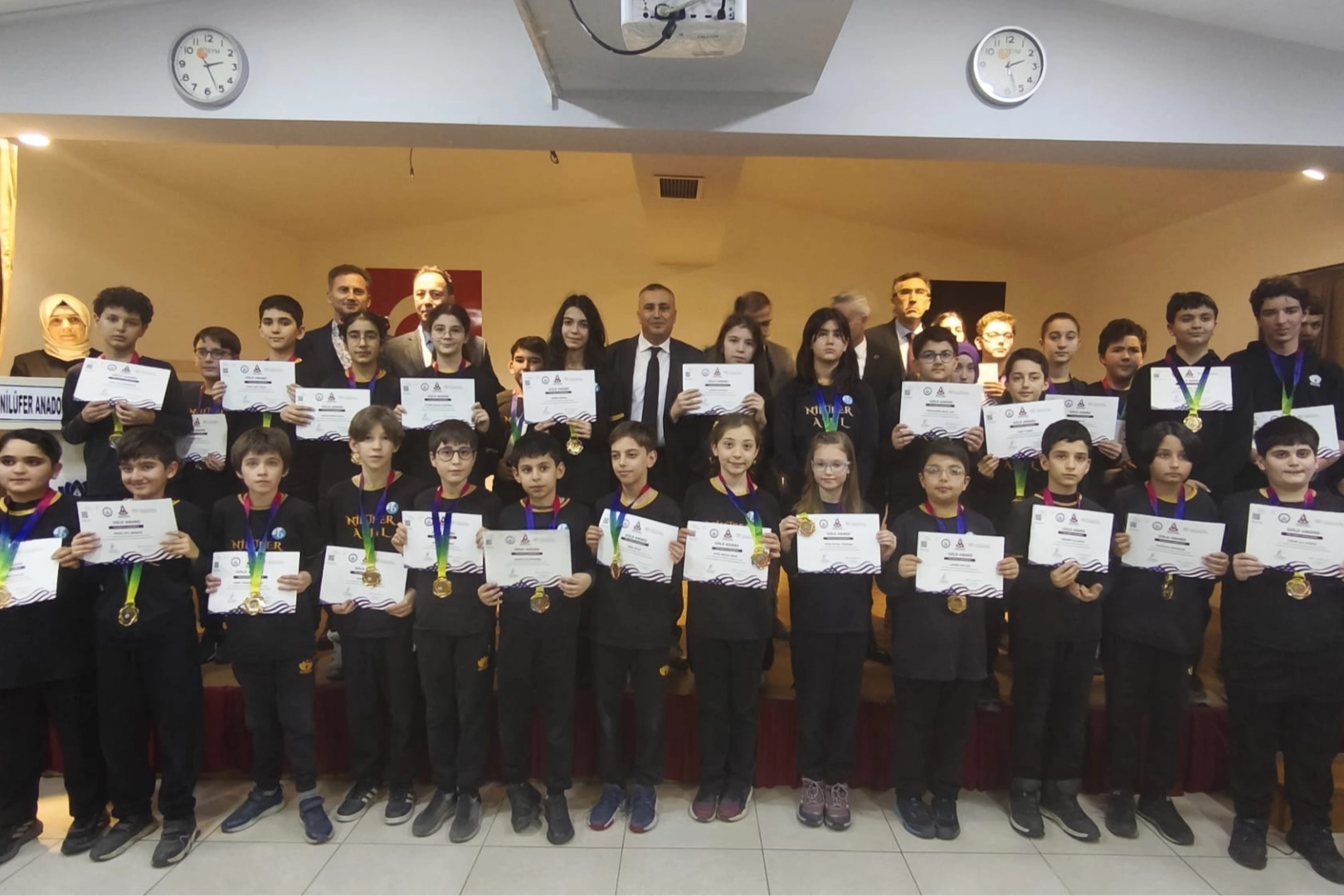 Bursa'da Nilüfer AİHL öğrencilerinden uluslararası matematik başarısı 