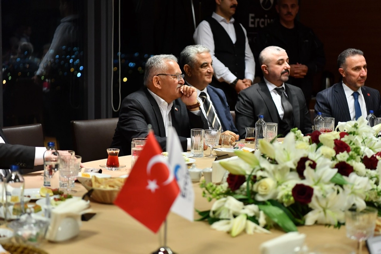 Kayseri iş dünyası Başkan Büyükkılıç'ı iftar sofrasında ağırladı 