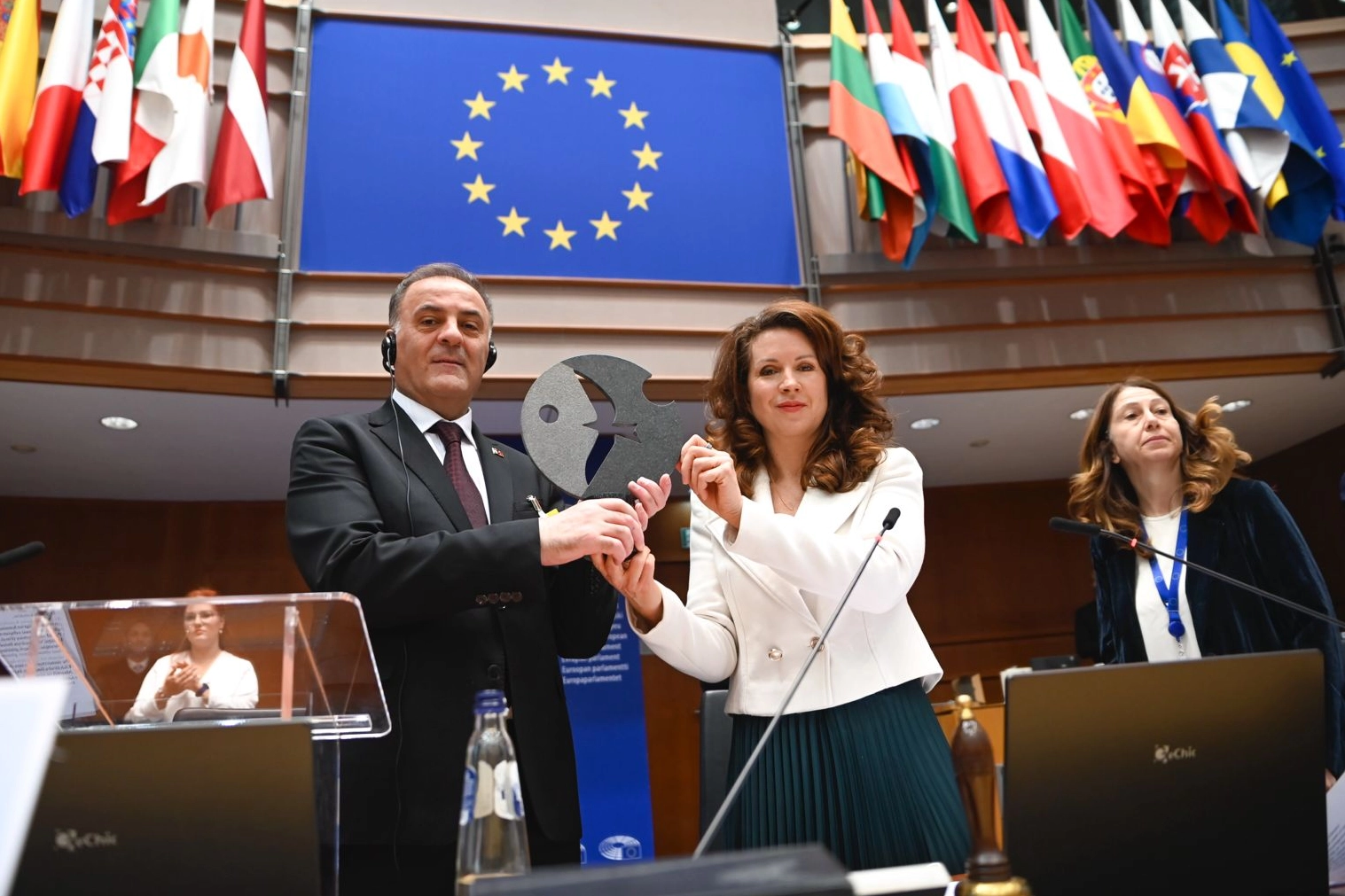 Ekrem İmamoğlu’na Brüksel’de Paweł Adamowicz Ödülü 